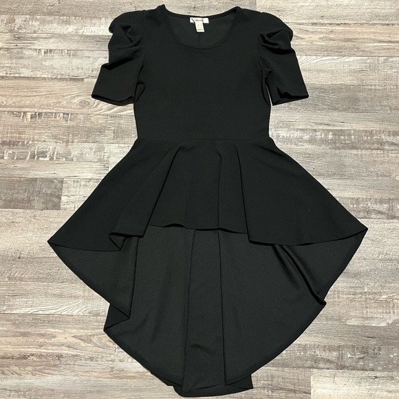 Black long peplum puff sleeve top - Picture 2 of 4